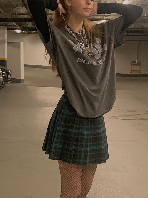 Skirt And Flannel Outfit, Alt Indie Outfits, Alt Skirt, Skirt Outfit Aesthetic, Metal Skirt, Cute Skirt Outfits, Aesthetic Outfit Ideas, Mein Style, Indie Outfits