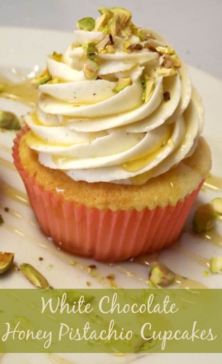 Pistachio Frosting, Honey Pistachio, Pistachio Cupcakes, White Chocolate Cupcakes, Savory Cakes, Cake Mini, Gourmet Cupcakes, Cupcake Flavors, Baking Cupcakes