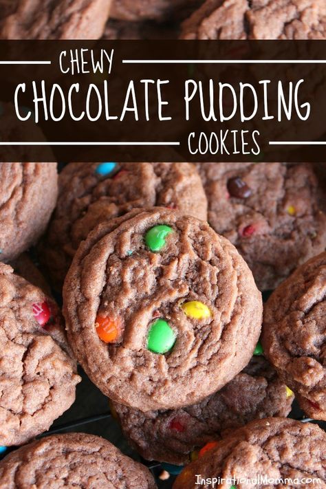 These Chewy Chocolate Pudding Cookies may just be the softest, chewiest, most delicious cookies ever! They will melt in your mouth! Banana Cream Pie Pudding, Chocolate Pudding Cookies, Chocolate Chip Pudding Cookies, Homemade Snickers, Cookies Bars, Pudding Cookies, Delicious Cookies, Banana Cream Pie, Bake Dessert