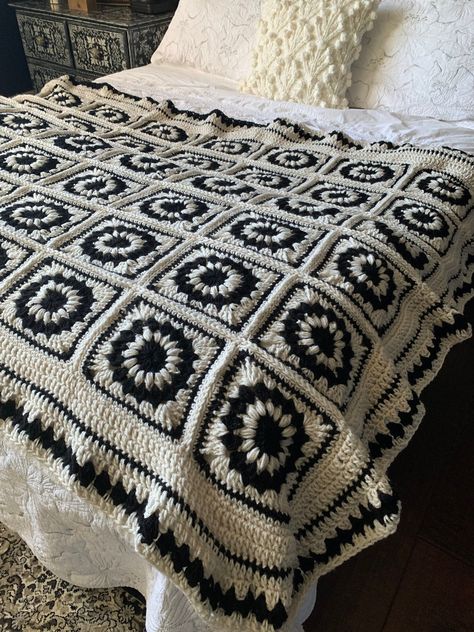 Ready to ship beautiful black and white blanket. Perfect gift for someone special. This one is around 70 x 50 inch . If you looking for different size or different colors it can be made to order. Please allow 3 to 4 weeks to be made. Sometimes can be done faster depends on order volume. Blanket is made of acrylic yarn and is easy to take care. Thank you for visiting my shop 🧡 Please check out my Instagram @vintageroosterdeaign Dark Color Crochet Blanket, Handmade Crochet Blanket, Granny Square Blanket Neutral, Crochet Blanket For Bed, Crochet Blanket Black And White, Crochet Black Blanket, Black And White Crochet Blanket, Black Crochet Blanket, Black And White Granny Square