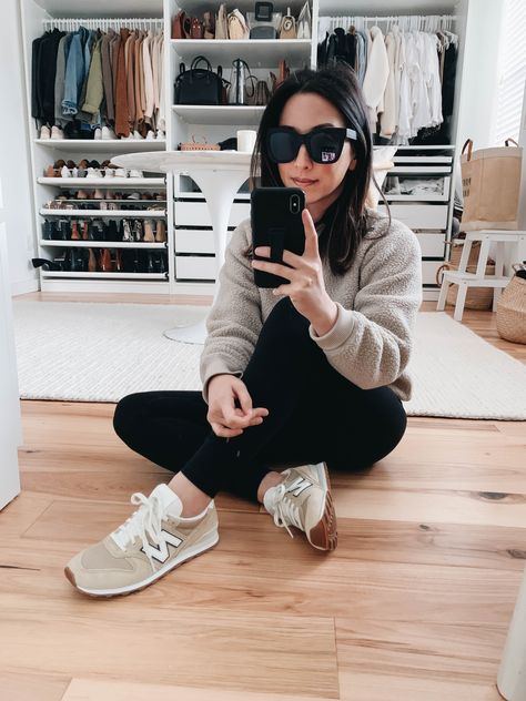 New Balance 574 Outfit Women, New Balance 574 Outfit, Crystalin Marie, New Balance Outfit, Outfit Inspiration Women, Grandma Fashion, Clothing Blogs, Raglan Sweatshirt, Chic Summer Outfits