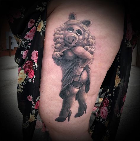 Miss Piggy Tattoo, Piggy Tattoo, Acrylic Nails Nude, Nails Nude, Pin Up Tattoos, Miss Piggy, American Traditional, Lace Thong, Thigh Tattoo