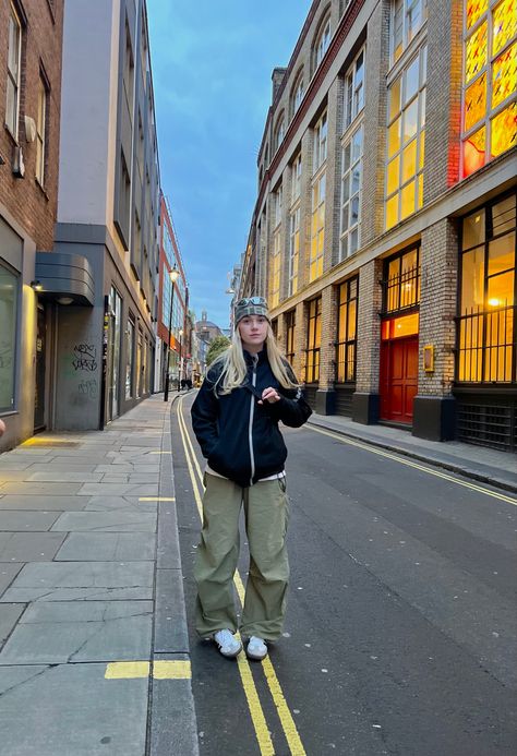 Gorpcore aesthetic, gorpcore, oversized outfit, adidas samba, parachute pants, vintage oakley, arcteryx, casual outfit inspo, cool girl Gorpcore Girl, Gorpcore Aesthetic, Outfit Adidas, Vintage Oakley, Oversized Outfit, Pants Vintage, Downtown Girl, Casual Fit, Adidas Samba