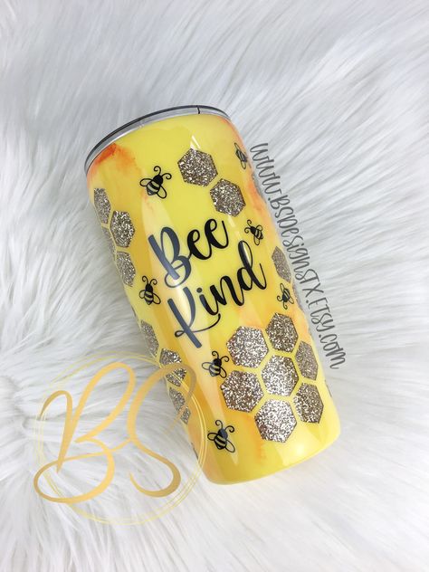 Honey Combs, Bee Quotes, Food Safe Epoxy, Epoxy Tumbler, Glitter Tumbler Cups, Tumbler Cups Diy, Glitter Cups, Monogram Decal, Custom Glitter