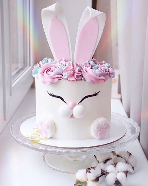 Sunday Sweets Finds MEEEEEE... Some Bunnies To Love — Cake Wrecks Art Party Cakes, Bunny Birthday Cake, Banana Pie, Easter Bunny Cake, Rabbit Cake, Kid Desserts, Animal Cakes, Bunny Birthday, Bunny Cake