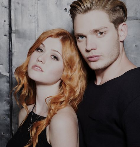 Shadowhunters Clary Fray and Jace Herondale Frankie Adams, Jace And Clary, Clary Y Jace, Jace Herondale, India Eisley, Glee Quotes, Kat Mcnamara, Divergent Funny, Clary And Jace