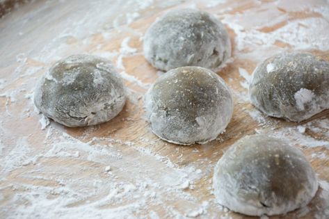 Black Sesame Mochi, Sesame Mochi, Sesame Rice, Black Sesame Paste, Mochi Recipe, Bean Pasta, Glutinous Rice Flour, Red Bean Paste, Microwave Bowls