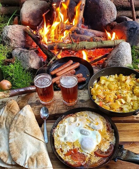 Camping Food Ideas Aesthetic, Simple Camping Meals, Fire Tea, Camping Dinner Ideas, Camping Lunch Ideas, Easy Camping Food Ideas, Easy Camping Food, Lunch Ideas Easy, Fire Recipes