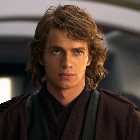 Anakin Skywalker is a Force-sensitive Human male who served the Galactic Republic as a Jedi Knight and later served the Galactic Empire as the Sith Lord Darth Vader. He was redeemed through the love of his son, and became known to the public as the "Hero with No Fear." Anakin was conceived by midi-chlorians, the symbiotic organisms that allowed individuals to touch the Force, and is the Chosen One long prophesied to bring balance. Tragic Hero, Anakin Vader, Anakin And Padme, Star Wars Character, The Fallen Angel, Star Wars Anakin, Cuadros Star Wars, Septième Art, Jedi Knight