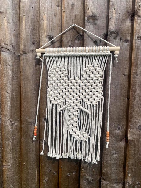 Macrame Elephant Tutorial, Macrame Giraffe, Macrame Lion Diy, Macrame Elephant, Macrame Baby Room, Animal Macrame, Elephant Macrame, Macrame Animals Wall Hangings, Elephant Macrame Wall Hanging