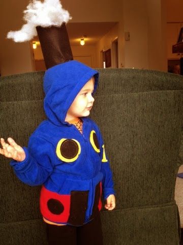 Thomas the Tank Engine Halloween costume out of a wal-mart hooded sweatshirt.  So cute! Thomas The Tank Engine Costume, Thomas Tank Engine Costume, Thomas Costume, Thomas The Train Costume, Train Diy, Book Parade, Train Costume, World Book Day Ideas, Train Pumpkin