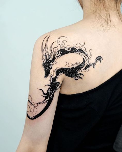 Medium Tattoo Placement, Black Dragon Tattoo, Tattoo Placement Ideas, Dragons Tattoo, Tato Naga, Tato Lengan, Dragon Tattoo For Women, Muster Tattoos, Tattoos Geometric