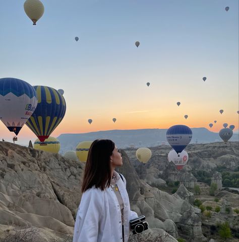 Capadocia Photo Ideas, Elena Gonzalez, Disney Original Movies, Istanbul Turkey Photography, Desert Aesthetic, Istanbul Photography, Turkey Photos, Cappadocia Turkey, Dubai Travel