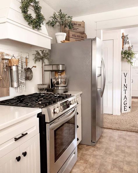 23 Top of the Fridge Décor Ideas for a Flawless Kitchen Decor On Top Of Fridge, Above Refrigerator Ideas, Top Of Refrigerator Decor Ideas, Top Of Fridge Decor Ideas, Top Of Fridge Decor, Top Of Refrigerator Decor, Fridge Top Decor, Fridge Decor Ideas, Top Of Fridge