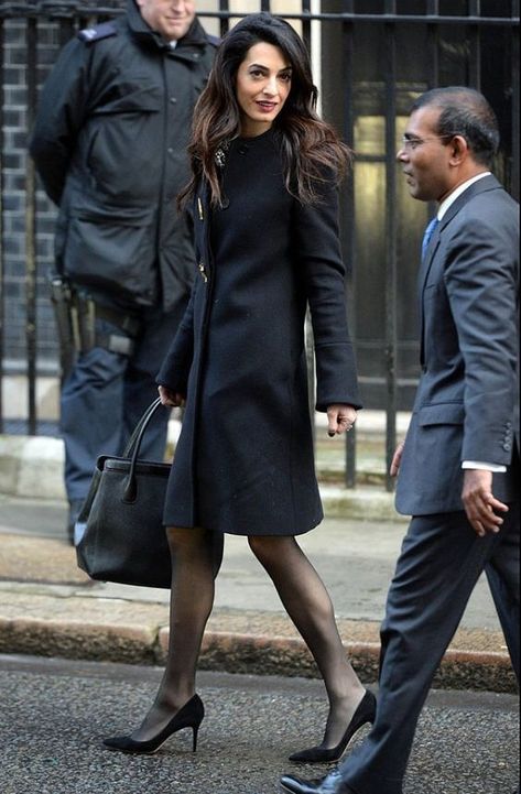 Amal's Best Essential Outfits. Amalia Clooney, Amal Clooney Lawyer, Alma Clooney Style, Alma Clooney, Amal Clooney Style, London January, Travel To London, Amal Alamuddin, Lawyer Fashion