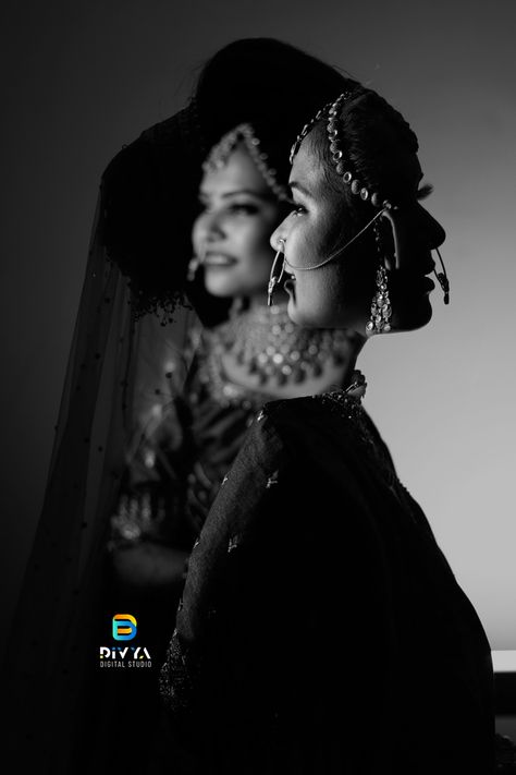 Bride Ornaments, Engagement Photos Black And White, Marriage Photo Album, Engagement Portraits Poses, Bride Groom Photoshoot, Indian Bride Photography Poses, Bride Photos Poses, Groom Photoshoot, Pre Wedding Photoshoot Outfit