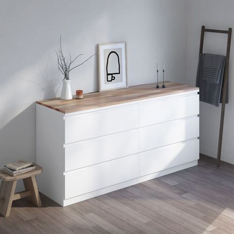 Neuer Look für deine Ikea Malm Kommode mit 6 Schubladen dank passgenauer Holzplatte Auch Ikea Malm Kommoden mit 6 Schubladen160 cm Breite können jetzt mit einer Holzplatte zum Hingucker in der Wohnung gepimpt werdenDurch das ideale Zusammenspiel von Holz und weißer Kommode entsteht ein optisch komplett neues Möbelstück. Deckplatte für Ikea Malm Kommode mit 160 cm aus Buche Auch passend für 2 Malm Kommoden mit 3 Schubladen Geschliffene Oberfläche und gefaste Kanten und Ecken Neuer Look für deine Ikea Malm Dresser Entryway, Ikea Malm Tv Stand, Ikea Malm Living Room, Malm Billy Combination, Ikea Malm Bedroom Ideas, Ikea Furniture Bedroom, Malm Upcycling, Ikea Hacks Malm, Malm Diy