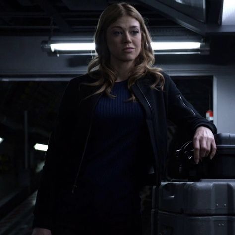 Bobbi Morse Bobbi Morse Aesthetic, Bobbie Morse, Adrienne Palicki, Bobbi Morse, Avengers Dr, Adrianne Palicki, Life Alert, Chloe Bennett, Mcu Dr