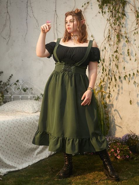 Plus Size Elf Cosplay, Plus Size Renfaire Outfit, Green Outfits Plus Size, Plus Size Rennaisance Outfits, Cottage Core Fashion Plus Size, Plus Sized Cottage Core, Witchy Outfits Plus Size, Green Witch Fashion, Plus Size Ren Faire