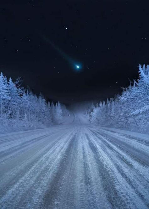 Amazing Astronomy on Twitter: "Comet Leonard in the frigid Canadian night. Spectacular photo! Credit: Optique Vidéo https://t.co/hCuxbfY546" / Twitter Under The Same Moon, Nuclear Winter, Snowy Scene, Winter Illustration, Winter Photos, Beautiful Places Nature, To Infinity And Beyond, Winter Scenes, Beautiful Photography