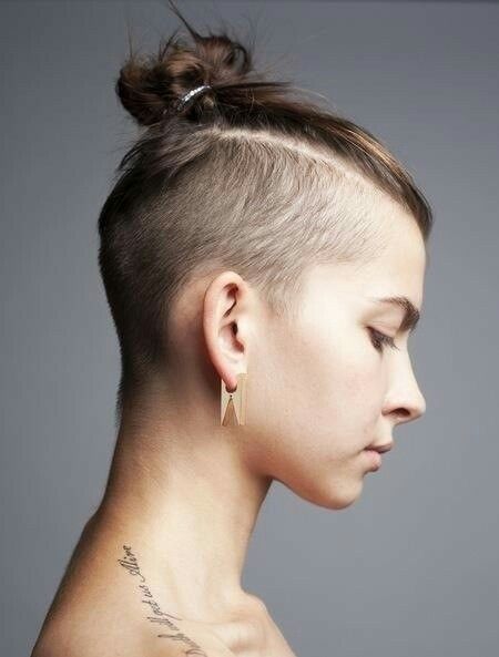 Girl samurai bun undercut Shaved Head, Undercut Hairstyles, Hair Reference, Shaved Hair, Hair Envy, Undercut, Hair Dos, Female Portrait, Cut And Color