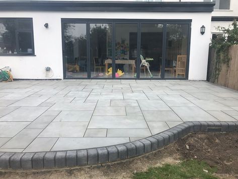 Paving Stone Patio, Stone Patio Designs, Garden Slabs, Indian Stone, Patio Pavers Design, Back Garden Design, Garden Paving, Patio Garden Design, Modern Garden Design