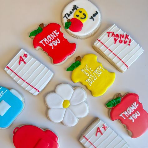 Teacher end of the year cookies 📓🍎 End Of Year Cookies, Cookies For Kids, End Of The Year, End Of Year, The Year, For Kids, 10 Things, On Instagram, Quick Saves