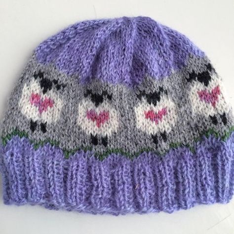 Project by @popsillyThis knitting pattern is available as a free download...  Download Pattern: Sheep Love Hat Fair Isle Hat Pattern, Sheep Knitting Pattern, Sheep Hat, Baby Hat Knitting Patterns Free, Fair Isle Hat, Baby Hat Knitting Pattern, Animal Knitting Patterns, Baby Beanies, Hat Knitting