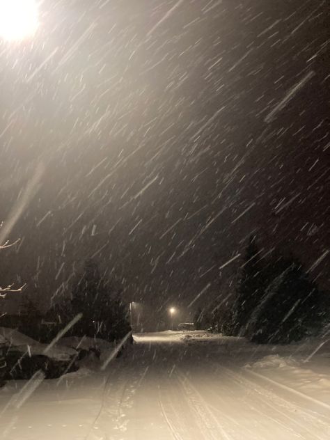 Night Snow Pictures, Bleak Winter Aesthetic, Gloomy Snow Aesthetic, Snow Blizzard Aesthetic, Tundra Aesthetic Dark, Winter At Night Aesthetic, Snowy Mountains At Night, Fresh Snow Aesthetic, Snow Astethic Night