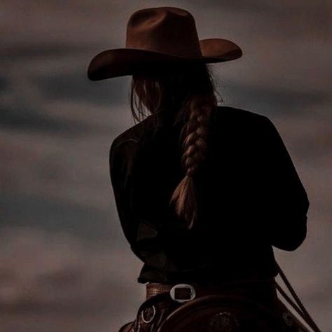 Cowgirl Spotify Cover, Dark Academia Cowboy, Female Cowboy Aesthetic, Cowgirl Aesthetic Dark, Dark Cowboy Romance Aesthetic, Southern Bell Aesthetic, Sadie Adler Aesthetic, Cowboy Romance Aesthetic, Dark Country Aesthetic