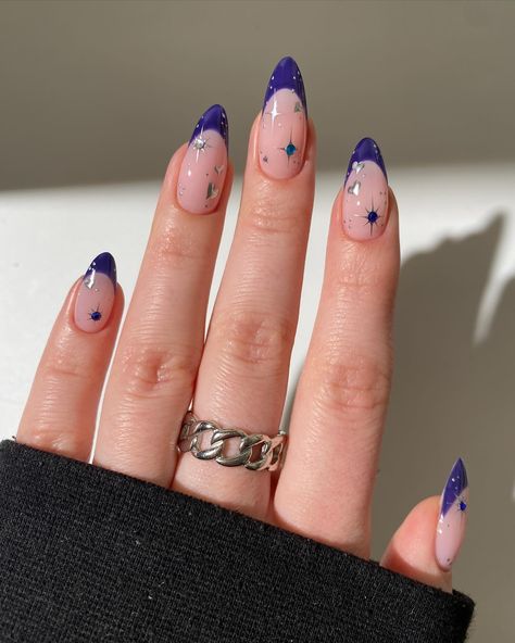 Blue Rounded Nails, Trendy Nails Round, Round Nails Designs, Nails With Moon, Nail Details, Cute Funky Nails, Round Nail Designs, Round Nails, Custom Ideas