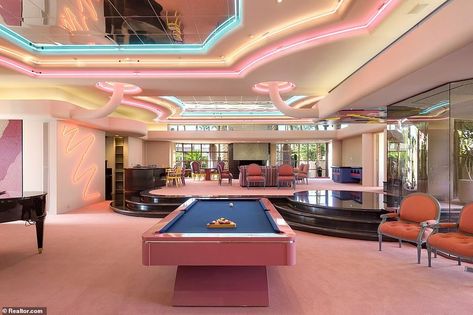 Pink seven-bedroom, 14-bathroom 1980s California estate is for sale at $5.99 million | Daily Mail Online 80s Room Aesthetic, 80s Interior Design, 80s House, 80s Room, 80s Interior, Retro Interior, Miami Vice, 90s Aesthetic, California Homes