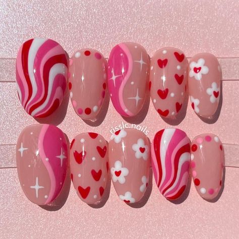 Plaid Nails Step By Step, Fun Creative Nail Designs, Press On Nail Inspiration, Pastel Valentines Nails, Pink Edgy Nails, Graphic Nail Designs, Detailed Nail Designs, Kawaii Nail Designs, One Piece Nail Art