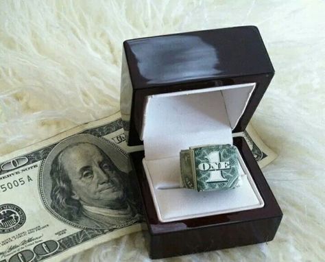 Money Gift Ideas Folded Money, Money Ring, Origami Money, Money Rings, Money Flowers, Money Gifts, Creative Money Gifts, Money Pictures, Money Origami