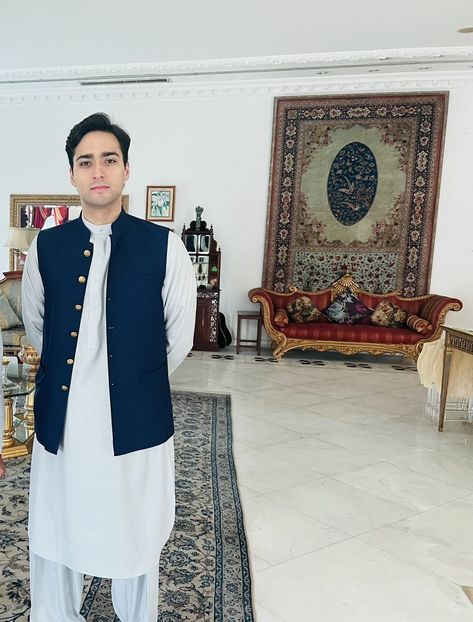 Junaid Safdar Wedding, Sambalpuri Shirt For Men, Junaid Safdar, Smart Casual Shirts, Wedding Dresses Men Indian, Wedding Dress Men, Smart Casual, Men Dress, Photography Poses