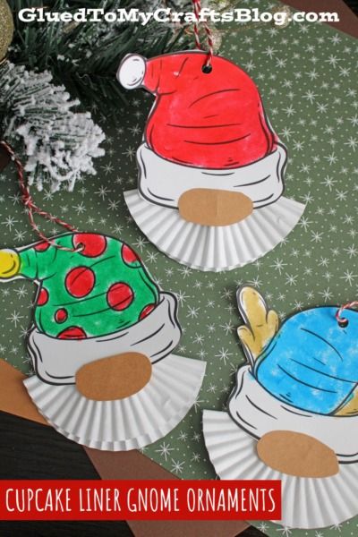 Cupcake Liner Christmas Gnome Ornament - Glued To My Crafts Cupcake Paper Crafts Christmas, Cupcake Liner Ornaments, Easy Gnomes Crafts, Gnome Crafts For Kids, Cupcake Paper Crafts, Christmas Gnomes Diy, Jingle Bell Crafts, Gnome Crafts, December Crafts