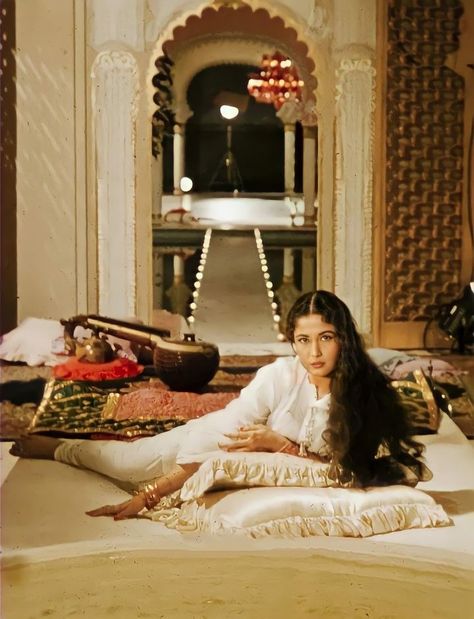 Mumtaz Mahal, Meena Kumari, South Asian Aesthetic, Retro Bollywood, The Taj Mahal, Indian Photoshoot, Forbidden Love, Vintage Icons, Vintage Bollywood