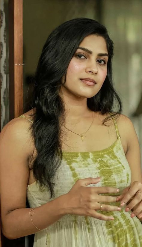 Swasika Vijay, Actress Without Makeup, The Queens, South Actress, Indian Hairstyles, Beautiful Smile Women, Beautiful Smile, Actresses