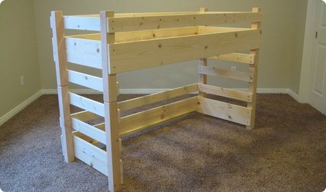 Small Kids' Room Strategy: Toddler-Size Bunk & Loft Beds Toddler Loft Bed, Small Bunk Beds, Toddler Bunk Bed, Toddler Loft Beds, Build A Loft Bed, Toddler Bunk Beds, Loft Bed Plans, Diy Loft Bed, Diy Bunk Bed