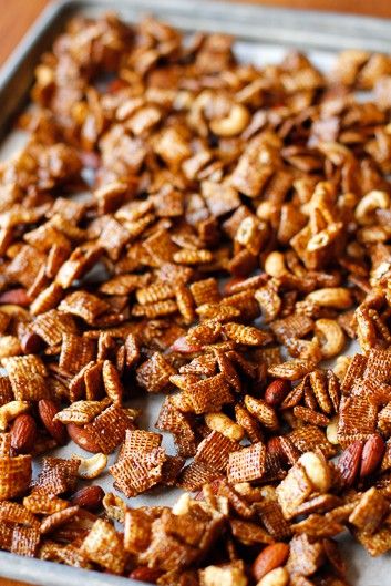 Gingerbread Chex Mix Vanilla Chex Mix Recipes, Chec Mix Recipe, Salty Chex Mix, Chex Mix Recipes Sweet, Chex Recipes, Sweet Chex, Check Mix, Chex Mix Recipe, Chex Party Mix