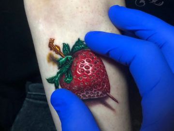 Strawberry arm tattoo Strawberry Tattoo, Unusual Tattoo, Original Tattoos, Cool Tattoos For Guys, 3d Tattoos, 3d Tattoo, Tattoo Designs And Meanings, Realism Tattoo, Popular Tattoos