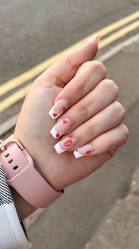 Valentines Nail Ideas With Initial, Nails With Hearts And Initials, Valentines Day Nails With Letter, Acrylic Nails With Initial And Heart, Initial Nails Valentines Day, Valentine Nails With Initials, Valentines Nails Initials, Nails With Initials Short, French Tip Nails With Letter