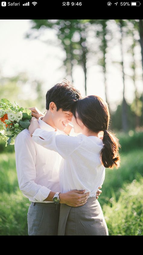 Korean Prewedding Photography Casual, Casual Prewedding Outdoor, Prewedding Photography Casual, Korean Prewedding Photography, Prenuptial Photoshoot, Korean Wedding Photography, Pre Wedding Photoshoot Outfit, Wedding Photo Studio, Wedding Portrait Poses