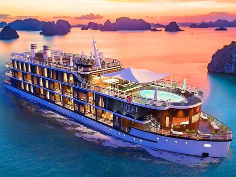 Bai Tu Long Bay, Outdoor Summer Activities, Secret Hideaway, Harbor City, Cruise Boat, Ha Long Bay, Ha Long, Halong Bay, Natural Heritage