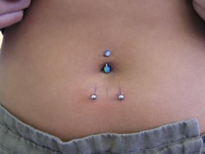 horizontal naval ring. I will be getting this this summer. Horizontal Belly Piercing, Naval Ring, Naval Piercing, Next Piercing, Different Types Of Piercings, Halle Berry Style, Bellybutton Rings, Mouth Piercings, Bellybutton Piercings