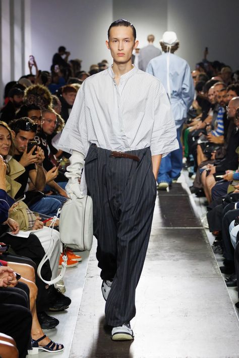 Hed Mayner Spring 2025 Men’s Runway, Fashion Show & Collection Review [PHOTOS] Runway 2024, Hed Mayner, Mens Runway, Paris Fashion Week Men, Show Collection, June 2024, Fashion Show Collection, Male Beauty, Queen Elizabeth Ii