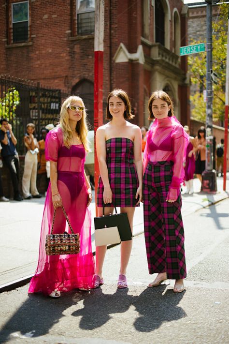 Pink Street Style, Pink Street, New York Fashion Week Street Style, Street New York, Fashion Week 2018, New York Dresses, York Dress, Street Style Trends, The Best Street Style