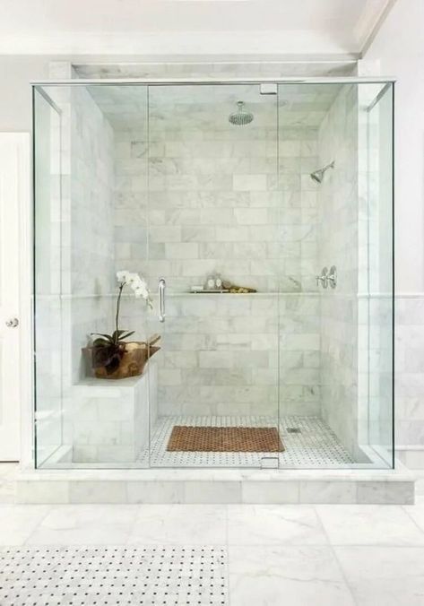 https://avatars.mds.yandex.net/i?id=516f5e018f9c24a211a9cecd4fadbbb3_l-7716430-images-thumbs&n=13 Shower Makeover, Shower Tiles, Bathroom Shower Design, Bathroom Shower Tile, Bathroom Remodel Shower, Bad Design, Minimalist Bathroom, Marble Tile, Shower Remodel