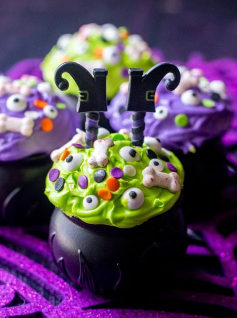 Witch Cauldron Halloween Cupcakes are moist dark chocolate cupcakes, fluffy buttercream frosting and ghoulish sprinkles all served up in a cute witch cauldron. Easy, cute and ghoulishly delicious makes these the perfect Halloween cupcakes. #halloweencupcakes #witchcupcakes #witchescauldroncupcakes #halloweencauldroncupcakes #witchcupcakeshalloween #halloweencupcakesforkids #halloweencupcakeideascute Dirt Cupcakes, Fluffy Buttercream Frosting, Fluffy Buttercream, Witch Cupcakes, Cauldron Cake, Postres Halloween, Dark Chocolate Cupcakes, Honey Garlic Pork Chops, Ghost Cupcakes