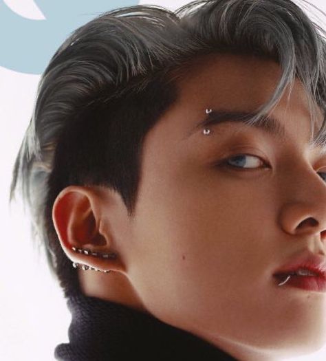 Eyebrow Piercing Hoop, Jungkook Earrings, Eyebrow Piercing Men, Jungkook Piercing, Eyebrow Piercing Jewelry, Mouth Piercings, Bridge Piercing, Calvin Klein Models, Face Piercings